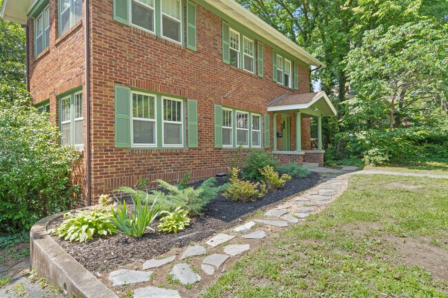 Foto del edificio - 303 S Glenwood Ave