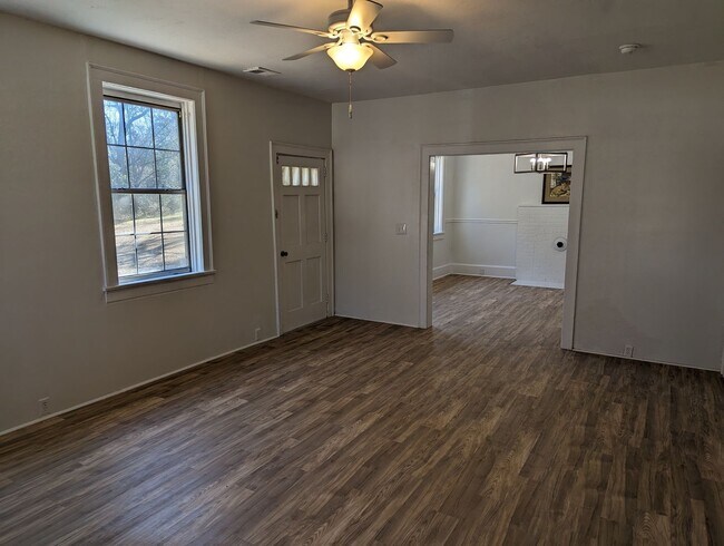 Foto del edificio - Single home for rent