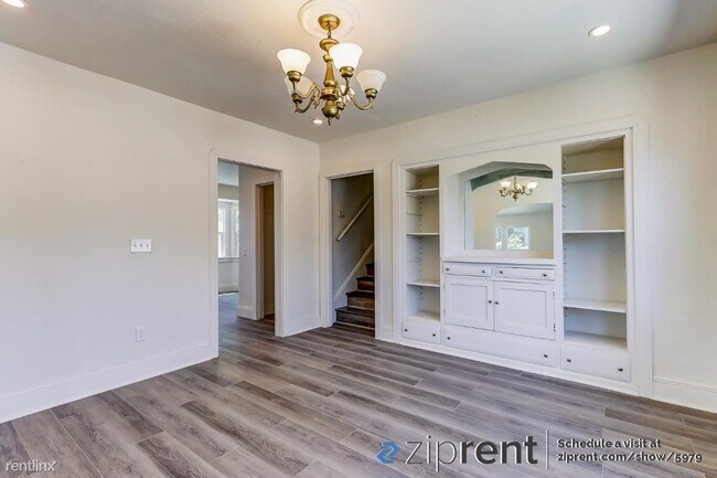 Foto del edificio - 2757 Ritchie St