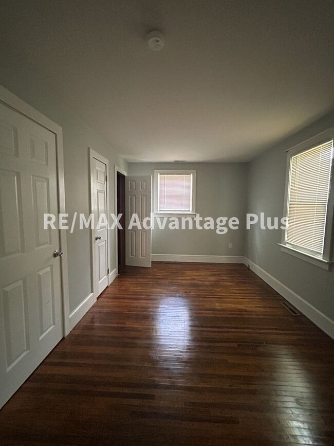 Building Photo - 3-Bedroom Home in Town of Blackstone!