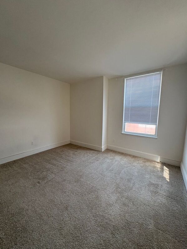 Foto del edificio - 717-721 St Paul St