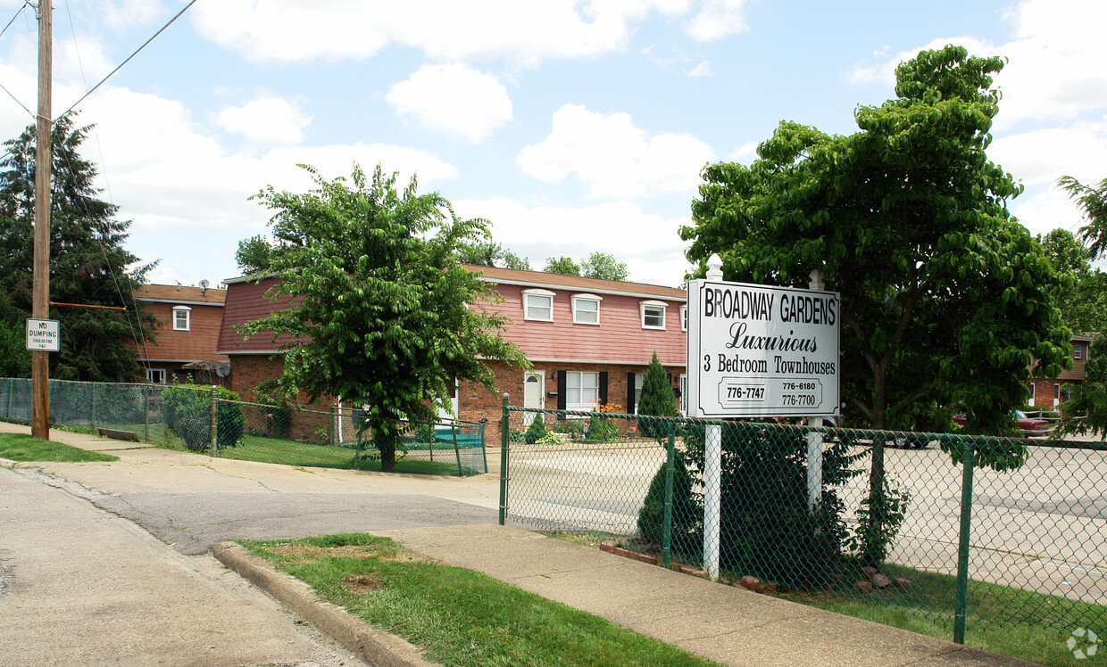 Primary Photo - Broadway Gardens