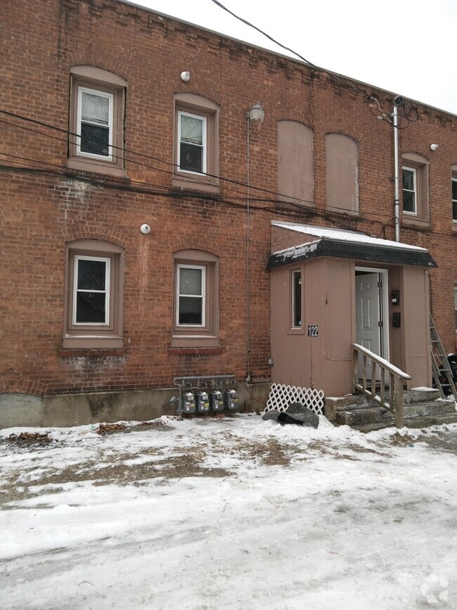 Building Photo - 122 Dewey avenue