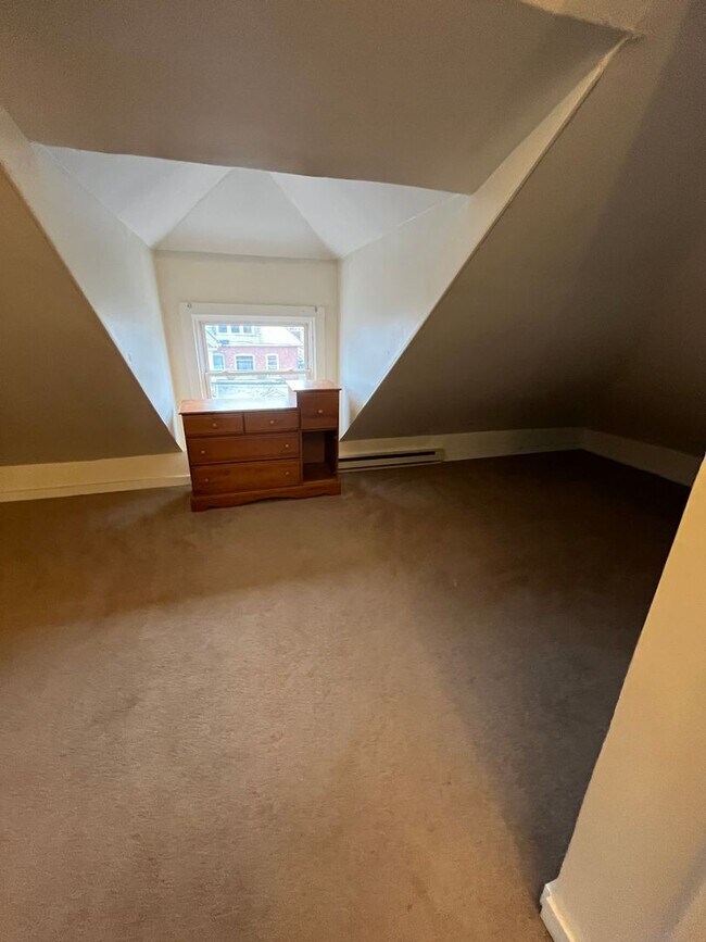 Building Photo - 203-205 King Street