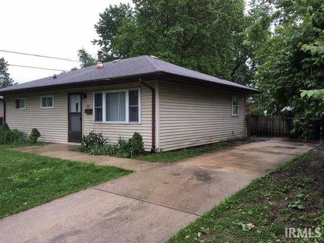 Primary Photo - 2217 Meadow Dr