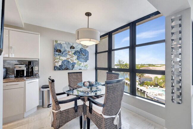 Building Photo - 4740 S Ocean Blvd