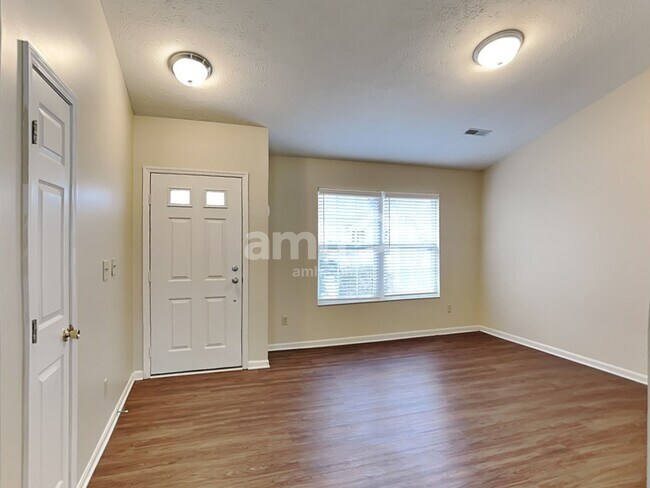 Foto del edificio - 51 Clearview Lane