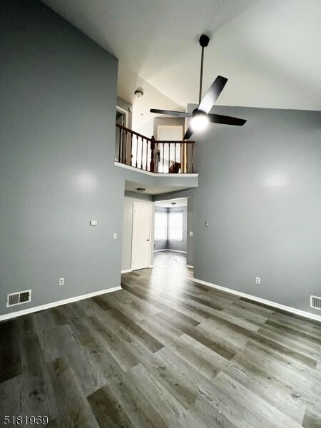 Foto del edificio - 120 Fulton Ct