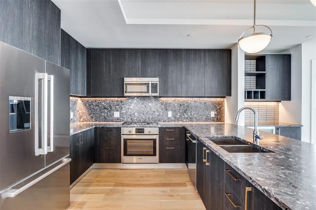 Foto del edificio - 8119 Douglas Ave