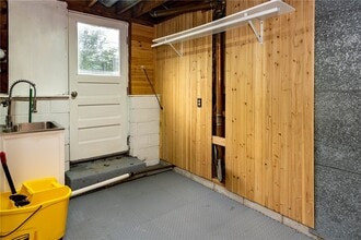 Building Photo - 36 Brendan Cir