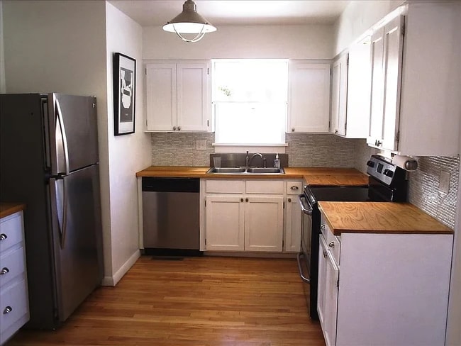 Building Photo - 1516 Badger Ave