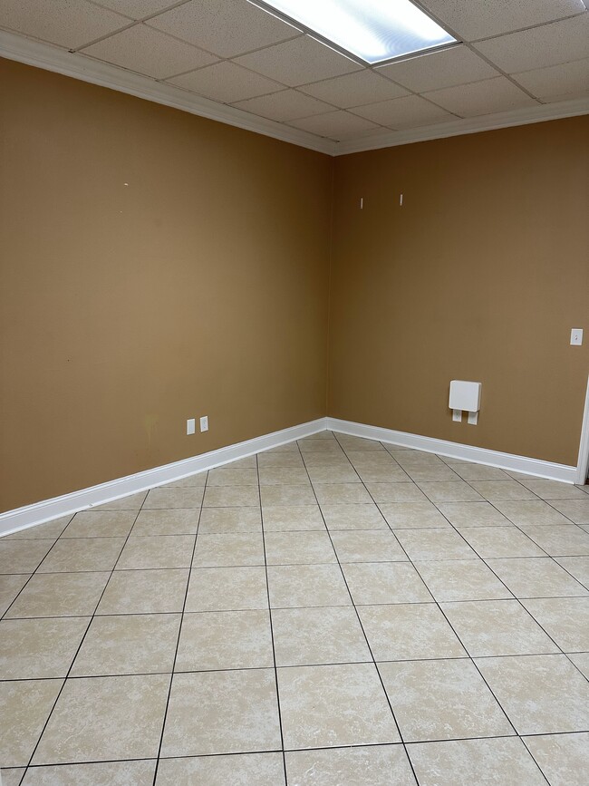 Building Photo - 1472 S Mayo Trl