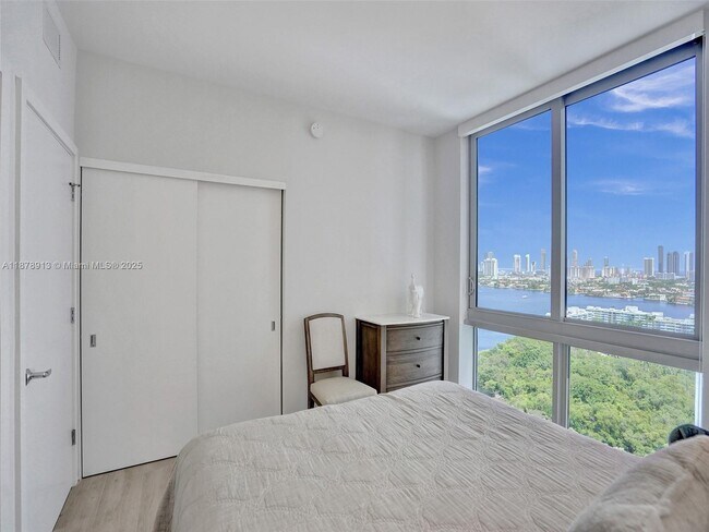 Building Photo - 16385 Biscayne Blvd