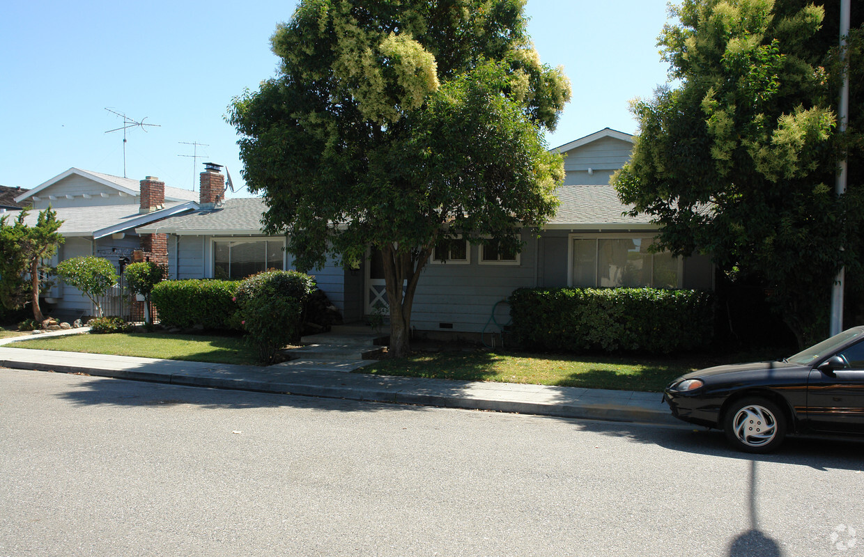 Primary Photo - 863 Gallatin Dr