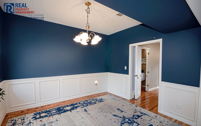 Foto del edificio - Lovely 2BR/2.5 BA Murfreesboro townhome close to I-24! Washer/dryer included!