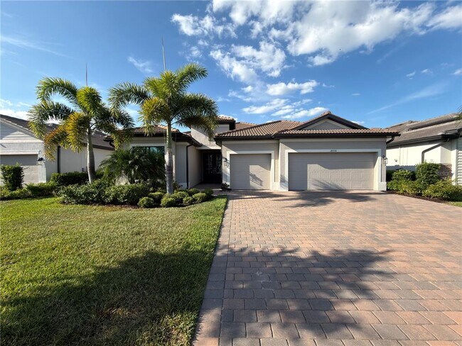 Building Photo - 18334 Ridgeline Dr
