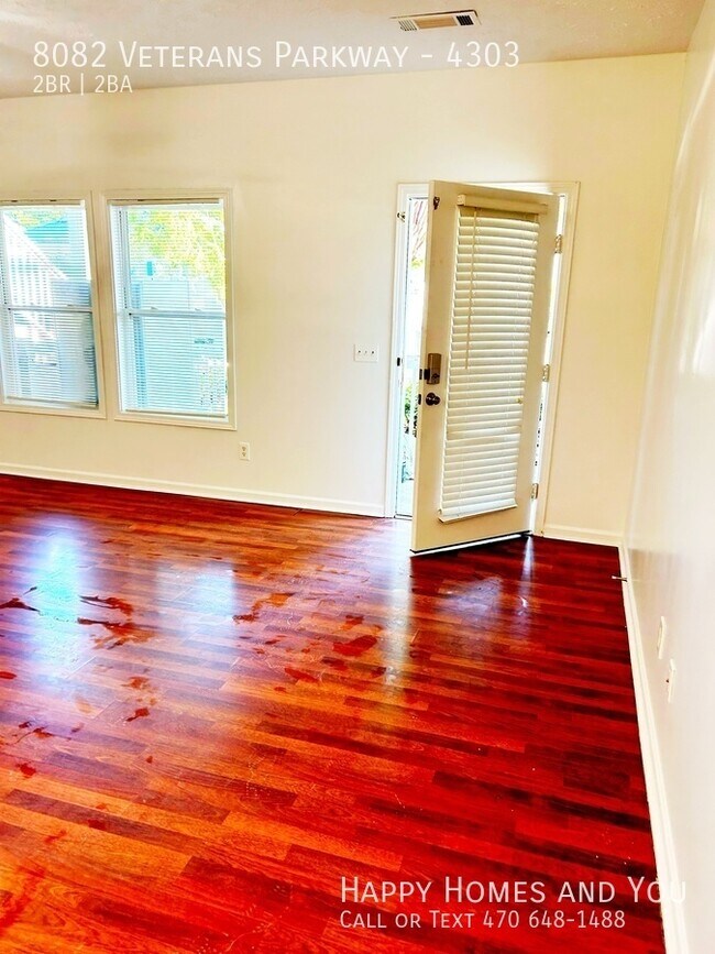 Foto del edificio - 8082 Veterans Pkwy