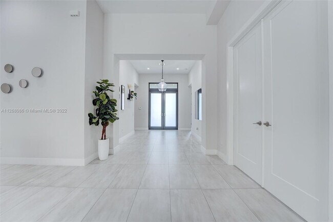 Foto del edificio - 5663 Brookfield Cir W