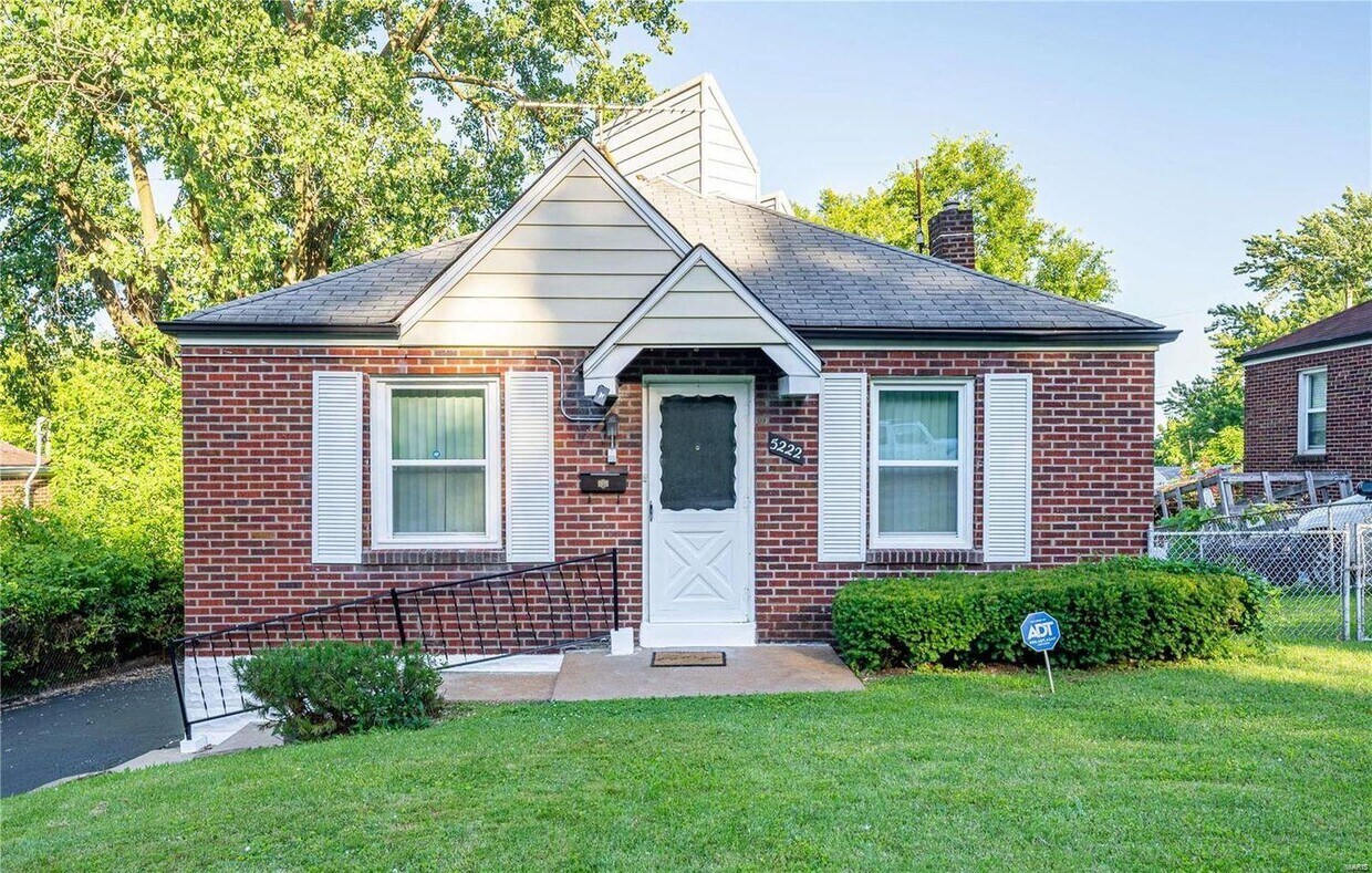 Primary Photo - 5222 Fletcher St