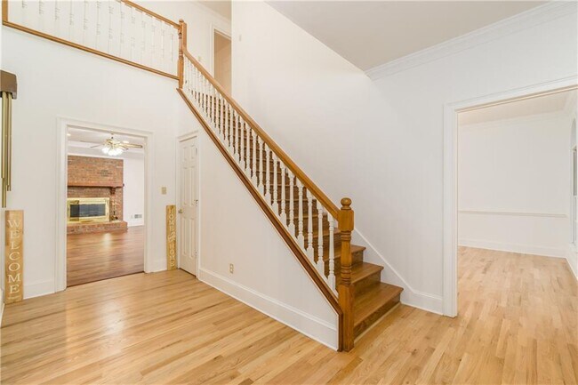 Building Photo - 3400 Knollwood Ct