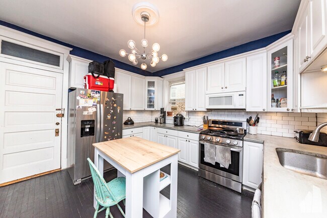 Foto del edificio - 842 W Waveland Ave