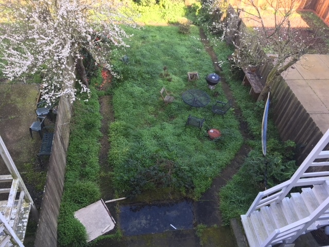 patio interior - 126 Holloway Ave
