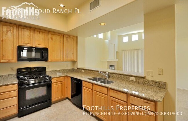Building Photo - Sky Ranch 3 Bed Plus Den