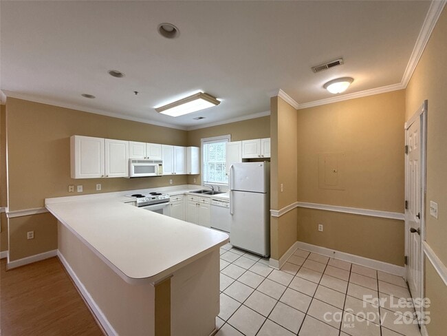 Building Photo - 9068 Meadow Vista Rd