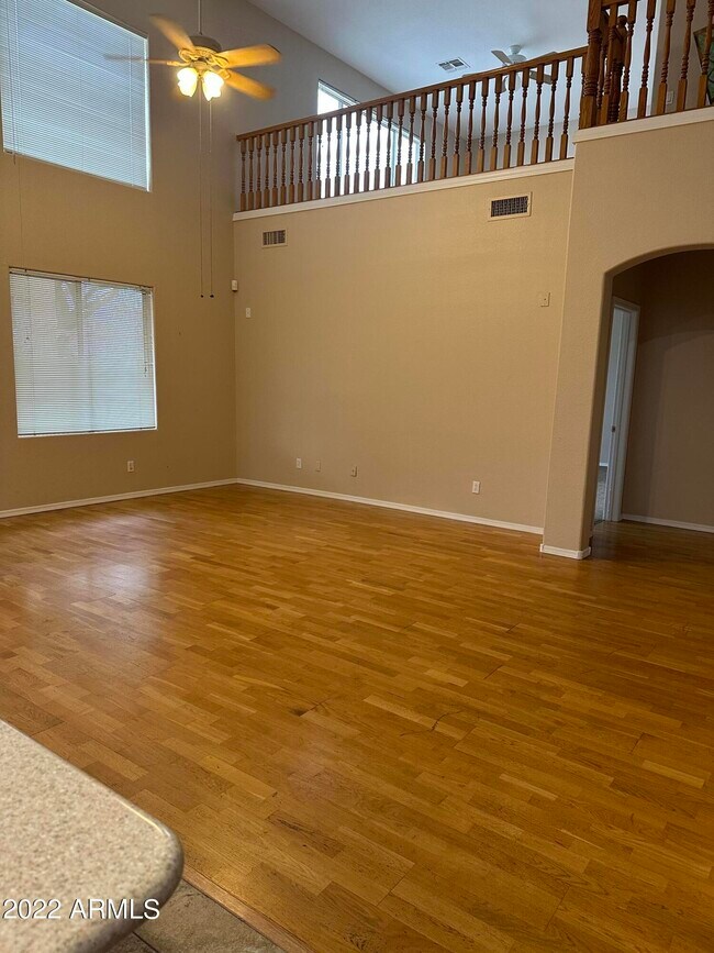 Foto del edificio - 5927 E Woodridge Dr