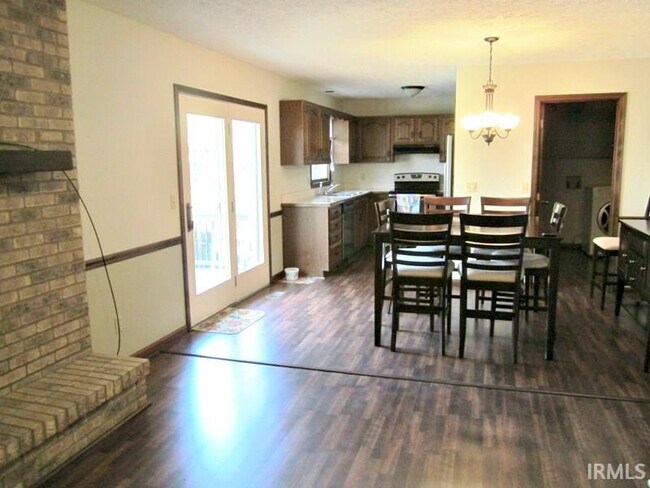 Foto del edificio - 8900 Westwood Dr