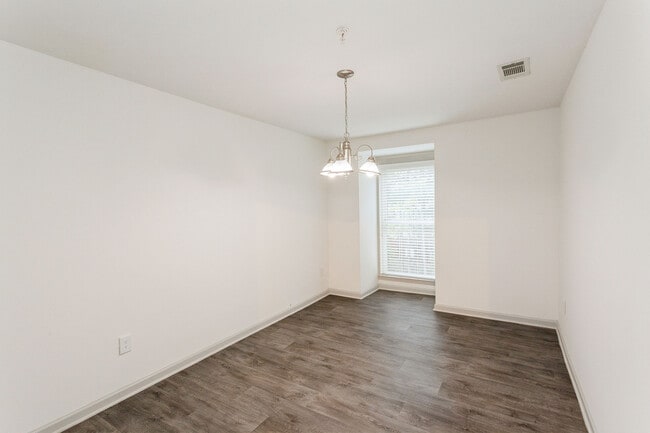 Building Photo - ReNew Druid Hills