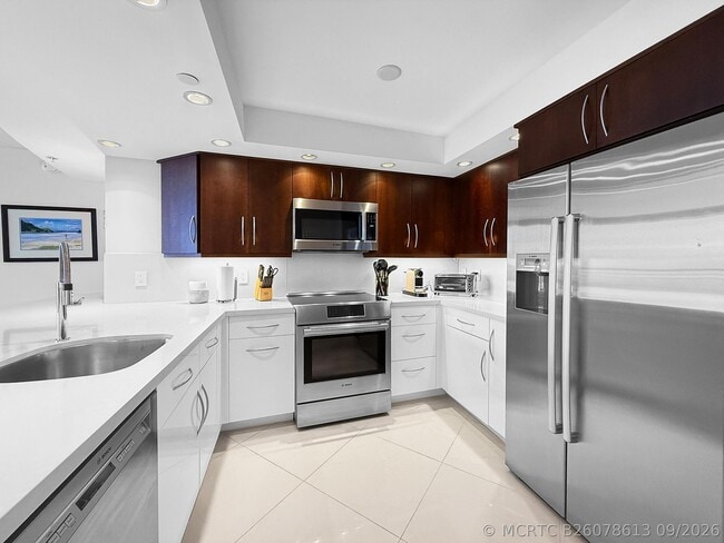 Building Photo - 3000 N Ocean Dr