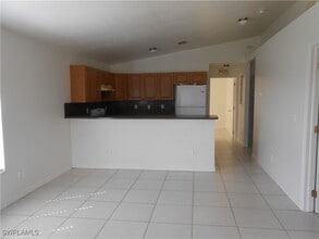 Building Photo - 4946 Golfview Blvd