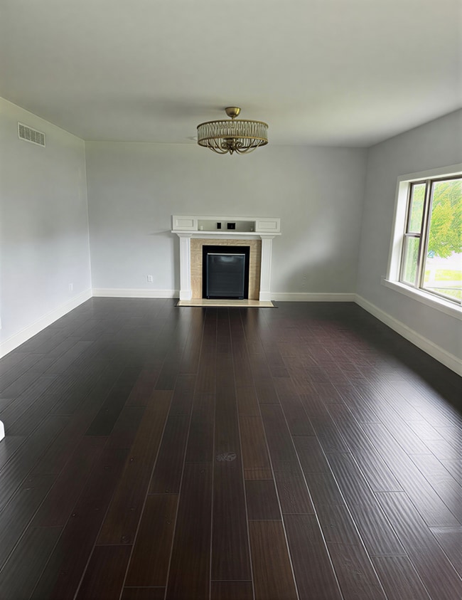 Foto del edificio - 9702 Hazelwood Ave