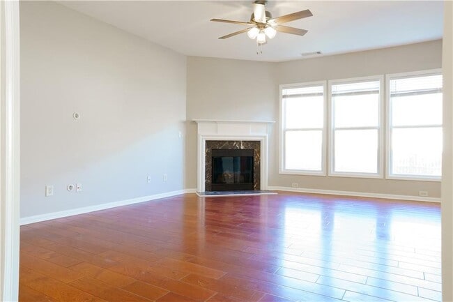 Building Photo - 2581 Southhaven Ln