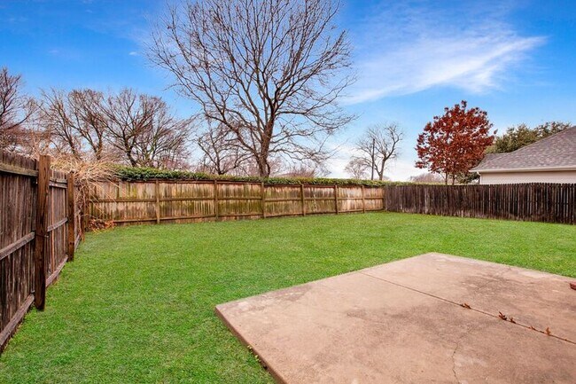 Foto del edificio - 4316 Hillshire Ct