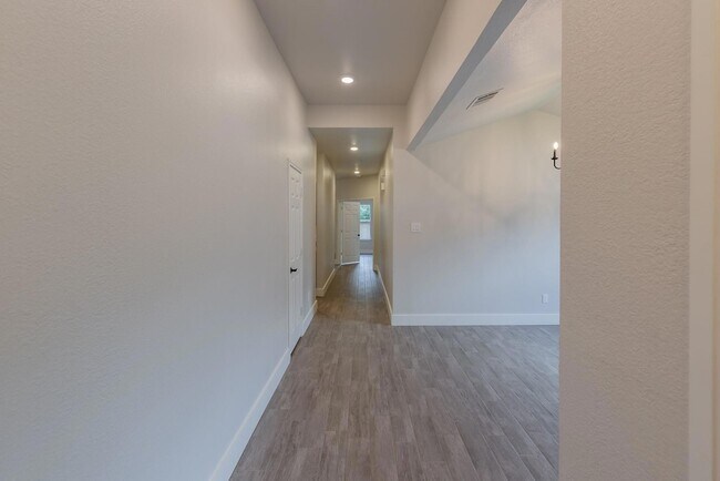 Foto del edificio - 3213 Canyon Ledge Cove