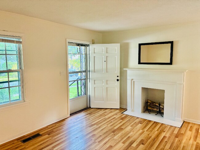 Foto del edificio - 1325 E Forrest Ave