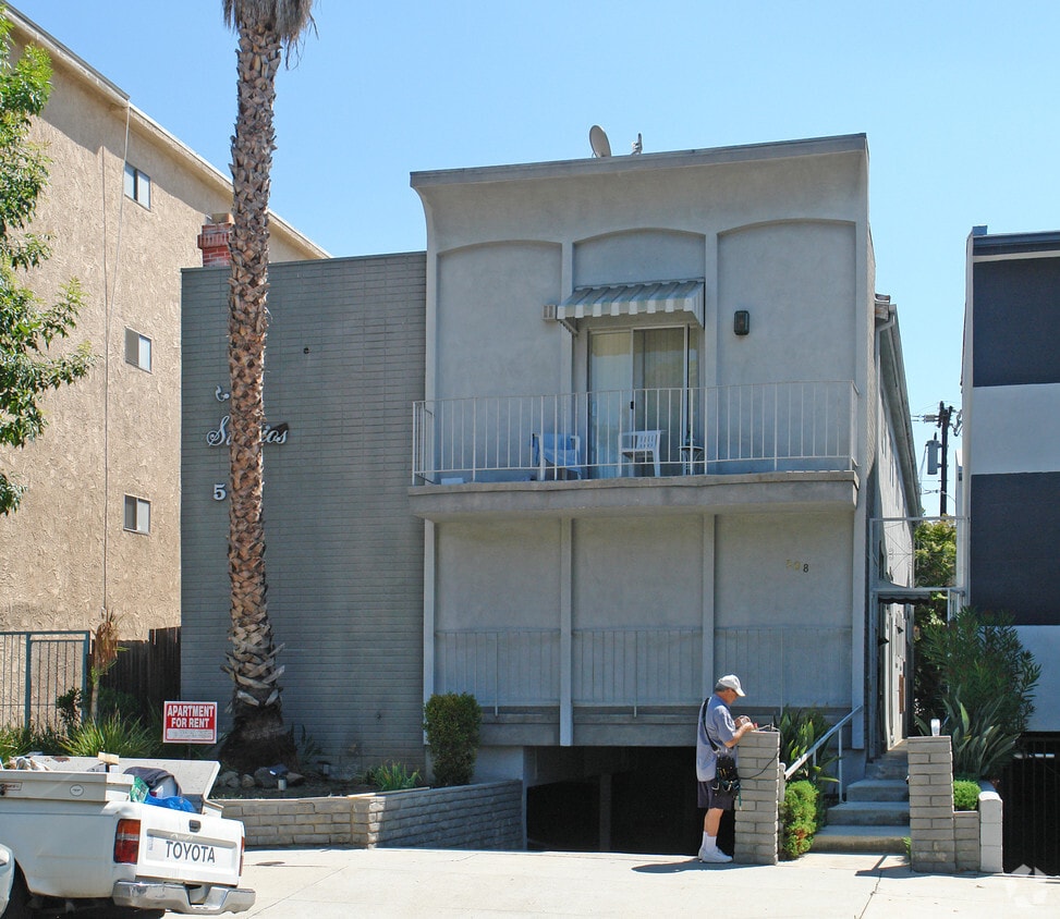 Primary Photo - 508 N Kings Rd