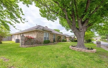 Building Photo - 7111 Pleasant View Dr