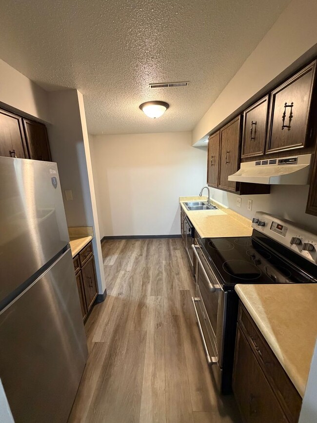 Foto del edificio - 3401 Blackhawk Rd