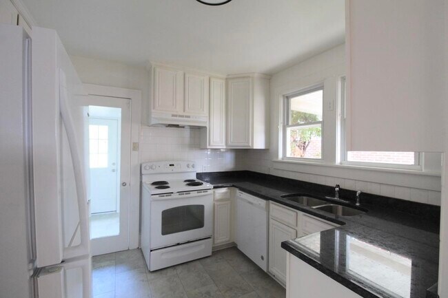 Foto del edificio - 805 S High St