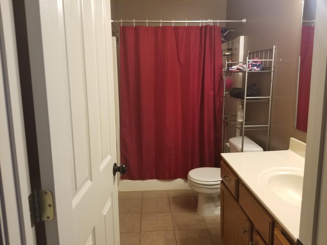 Second bathroom - 4905 N Montgomery Dr