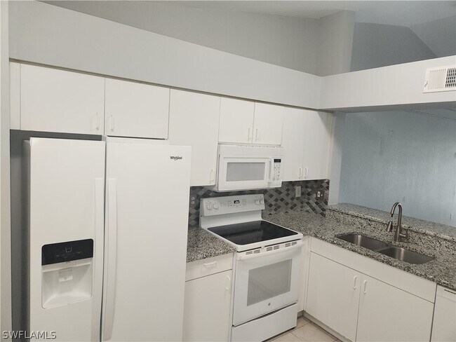 Foto del edificio - 9660 Victoria Ln