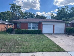 Building Photo - 8718 Jennie Lee Ln