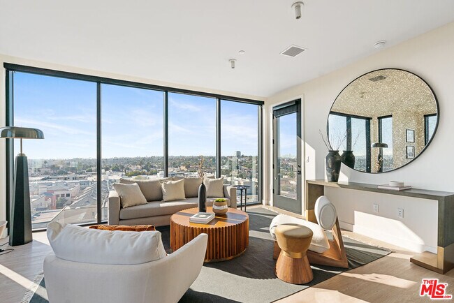 Foto del edificio - 3688 Overland Ave