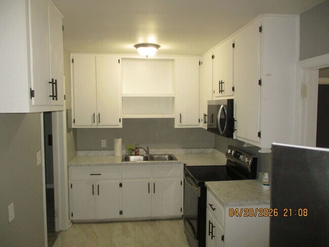 Foto del edificio - 1906 W Whitney Ave