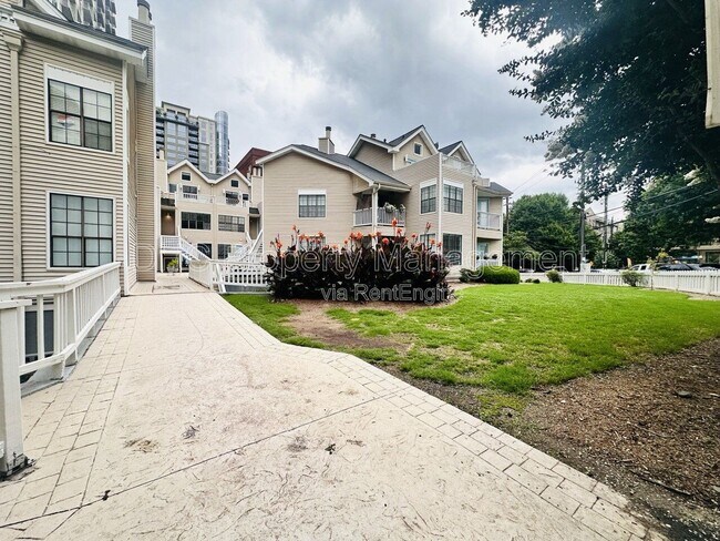 Foto del edificio - 1050 Piedmont Ave NE