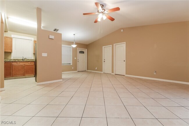 Building Photo - 425 NW 4th St