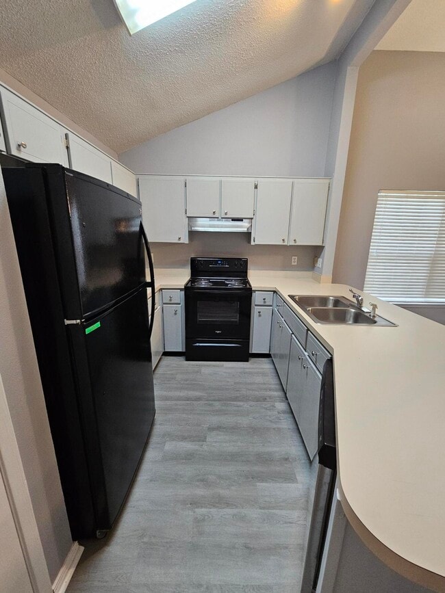 Building Photo - 3026 Yorktown Cir